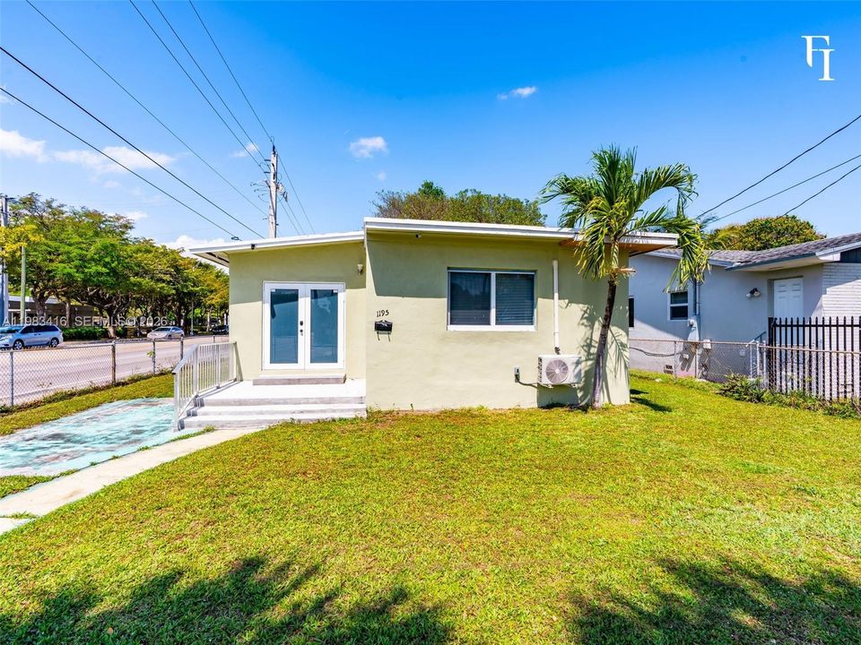 En Venta: $450,000 (3 camas, 2 baños, 1177 Pies cuadrados)