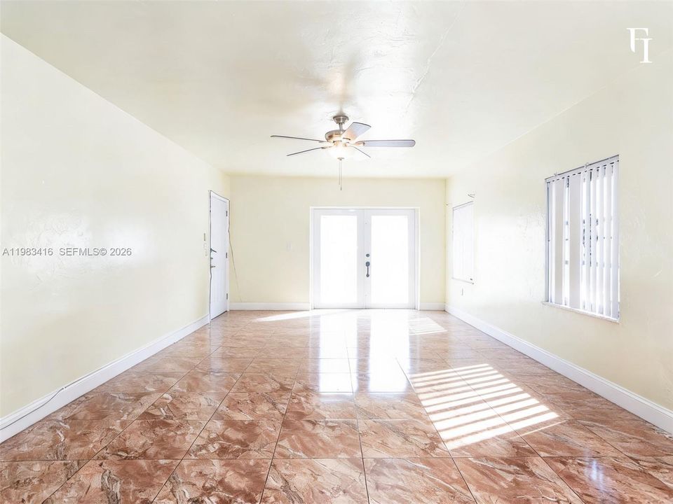 En Venta: $450,000 (3 camas, 2 baños, 1177 Pies cuadrados)