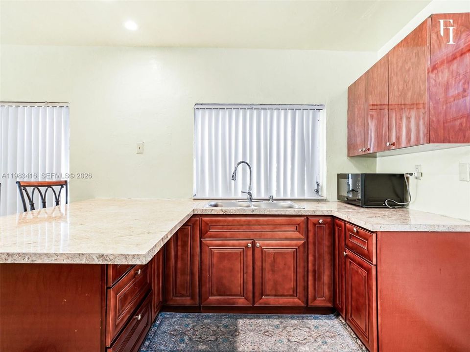 En Venta: $450,000 (3 camas, 2 baños, 1177 Pies cuadrados)