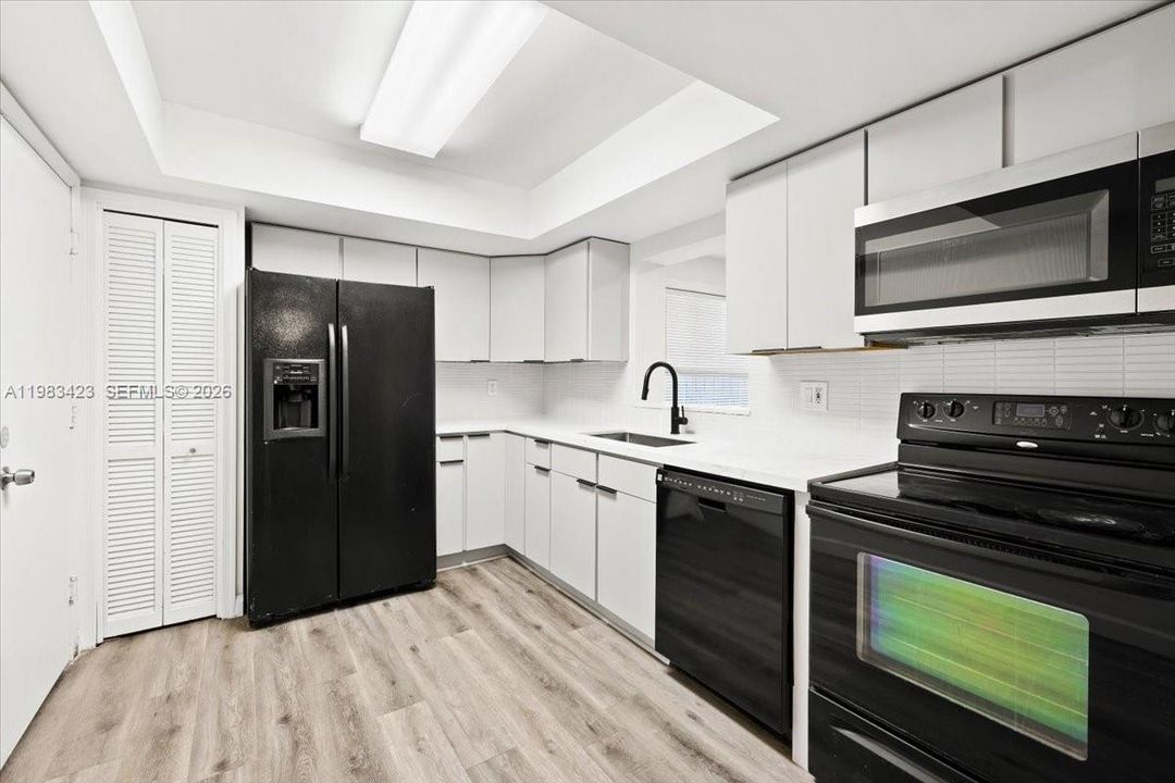 На продажу: $498,000 (3 спален, 2 ванн, 1277 Квадратных фут)