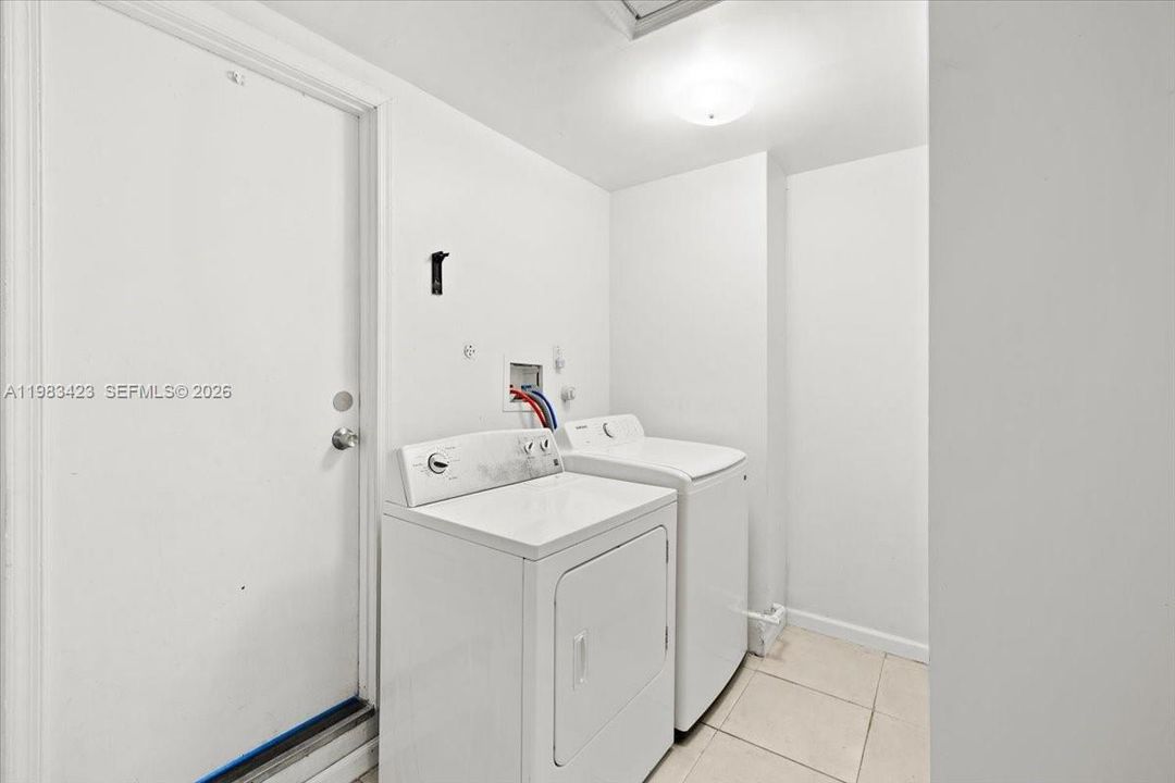 На продажу: $498,000 (3 спален, 2 ванн, 1277 Квадратных фут)