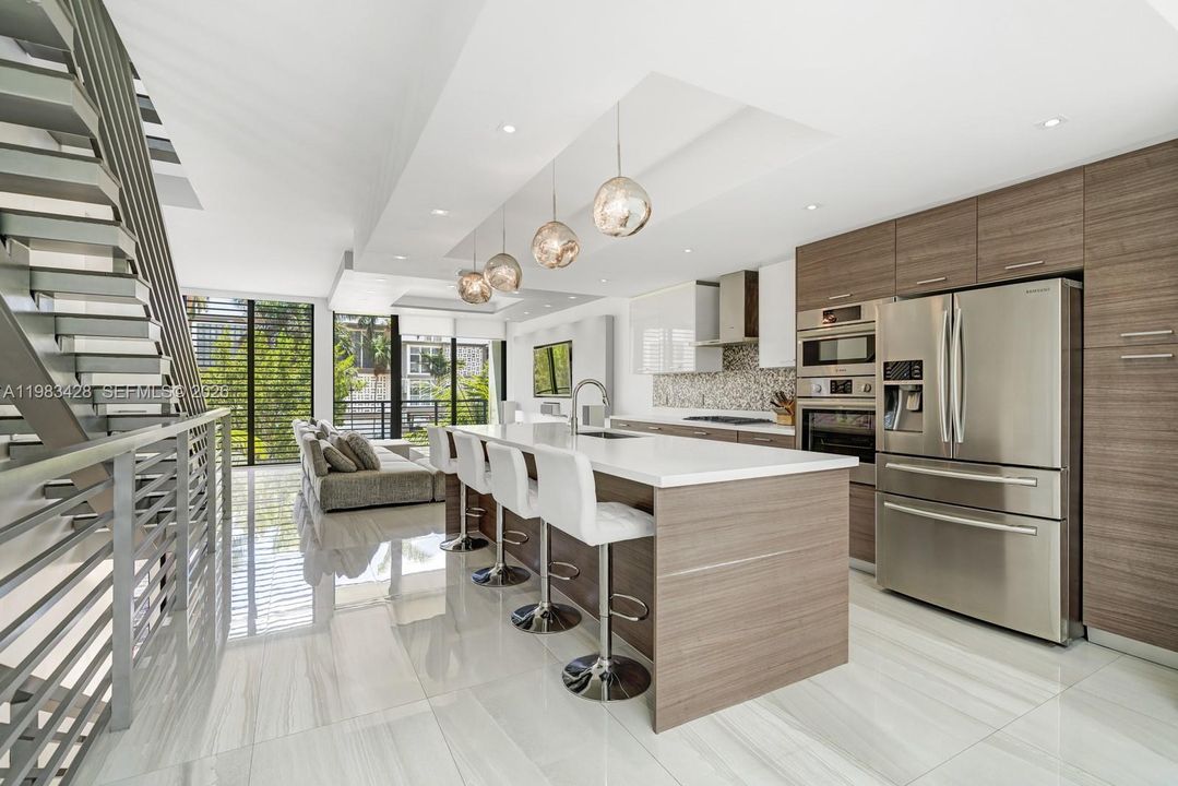 En Venta: $2,250,000 (4 camas, 3 baños, 2157 Pies cuadrados)