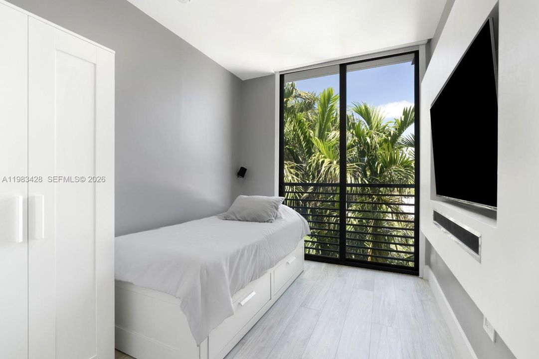 En Venta: $2,250,000 (4 camas, 3 baños, 2157 Pies cuadrados)