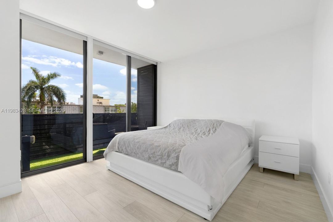 En Venta: $2,250,000 (4 camas, 3 baños, 2157 Pies cuadrados)