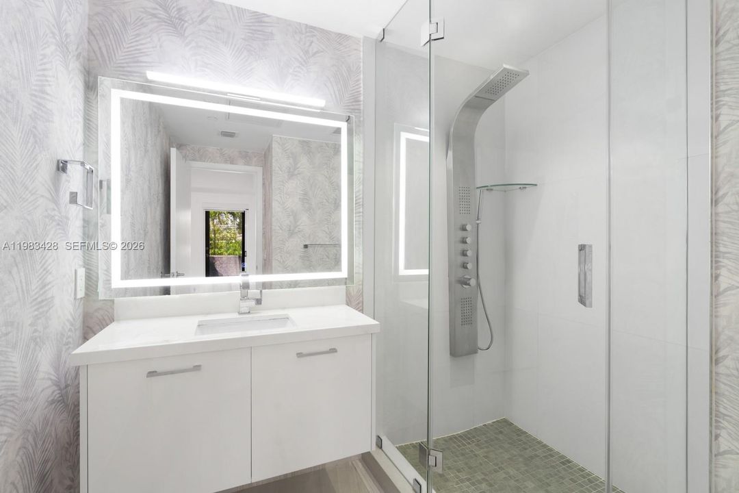 En Venta: $2,250,000 (4 camas, 3 baños, 2157 Pies cuadrados)