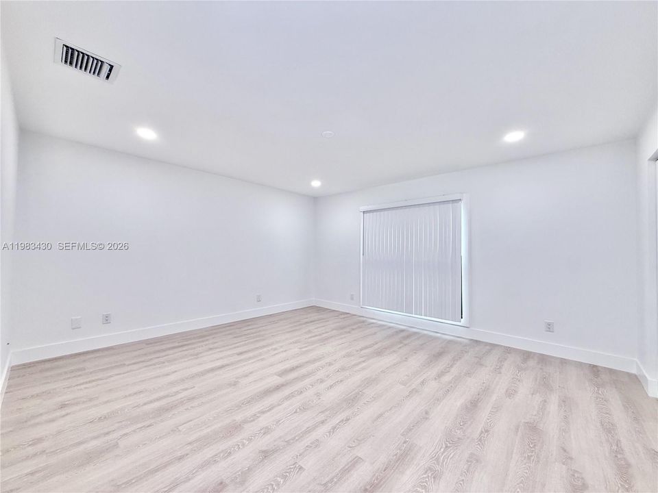 For Sale: $390,000 (3 beds, 2 baths, 1796 Square Feet)