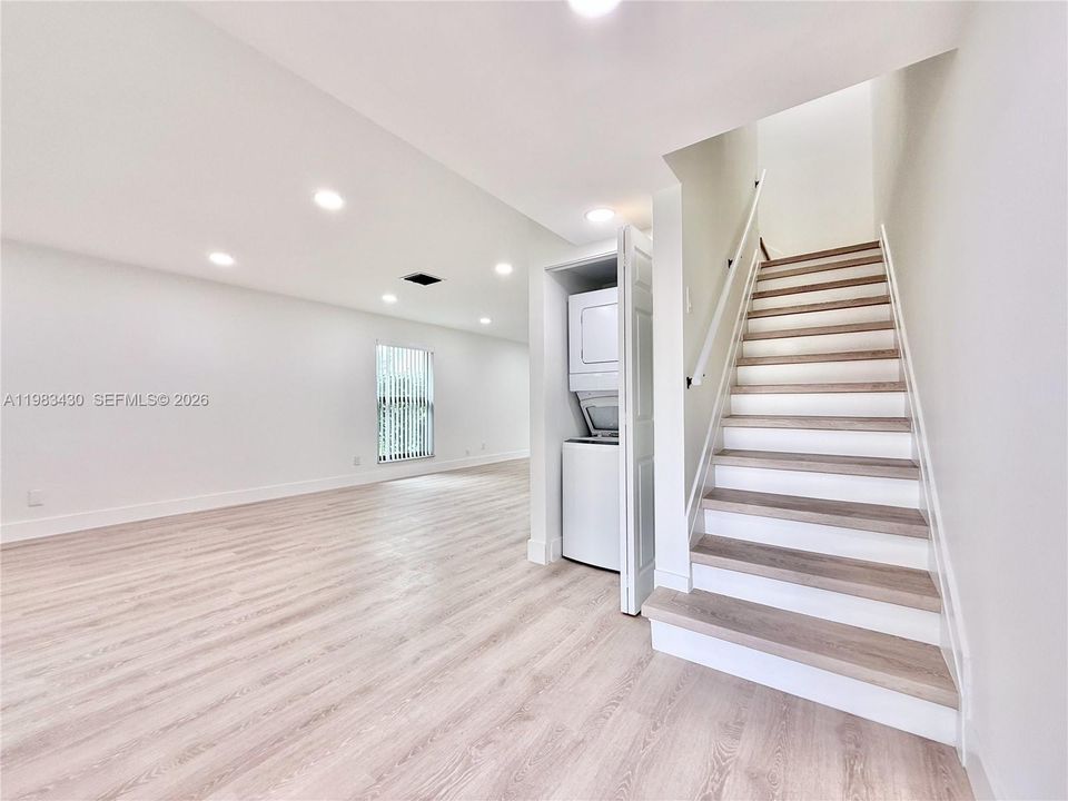For Sale: $390,000 (3 beds, 2 baths, 1796 Square Feet)