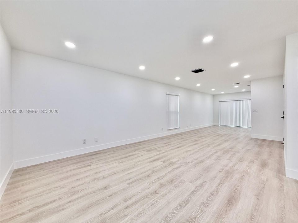 For Sale: $390,000 (3 beds, 2 baths, 1796 Square Feet)
