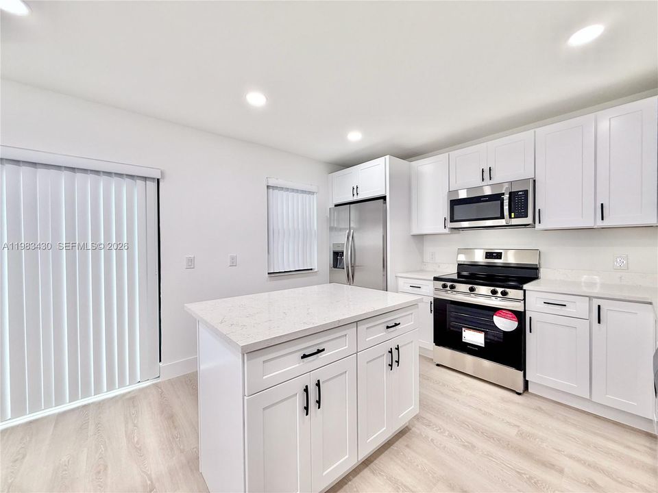 For Sale: $390,000 (3 beds, 2 baths, 1796 Square Feet)