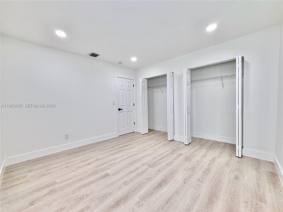 For Sale: $390,000 (3 beds, 2 baths, 1796 Square Feet)