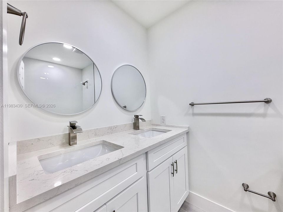 For Sale: $390,000 (3 beds, 2 baths, 1796 Square Feet)