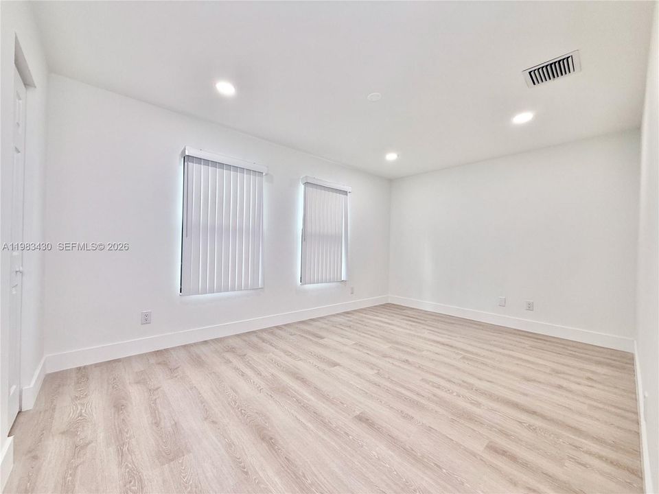 For Sale: $390,000 (3 beds, 2 baths, 1796 Square Feet)