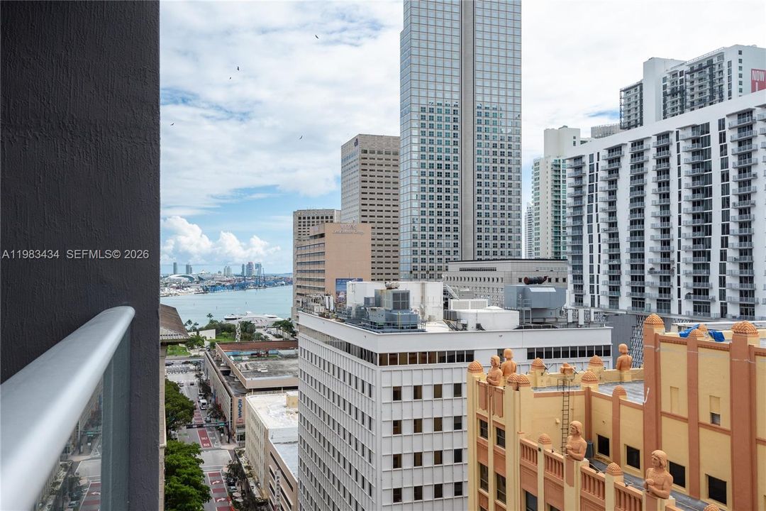 Activo con contrato: $325,000 (1 camas, 1 baños, 533 Pies cuadrados)