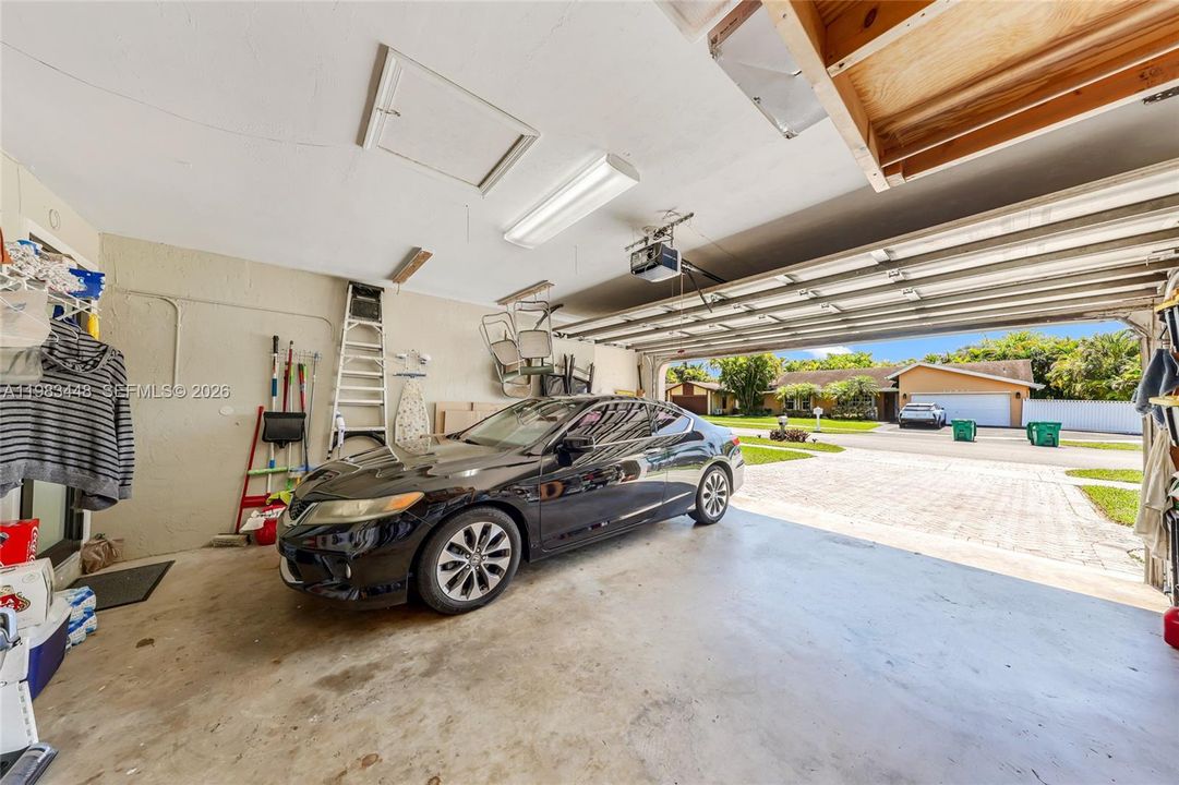 Недавно продано: $850,000 (4 спален, 2 ванн, 1930 Квадратных фут)