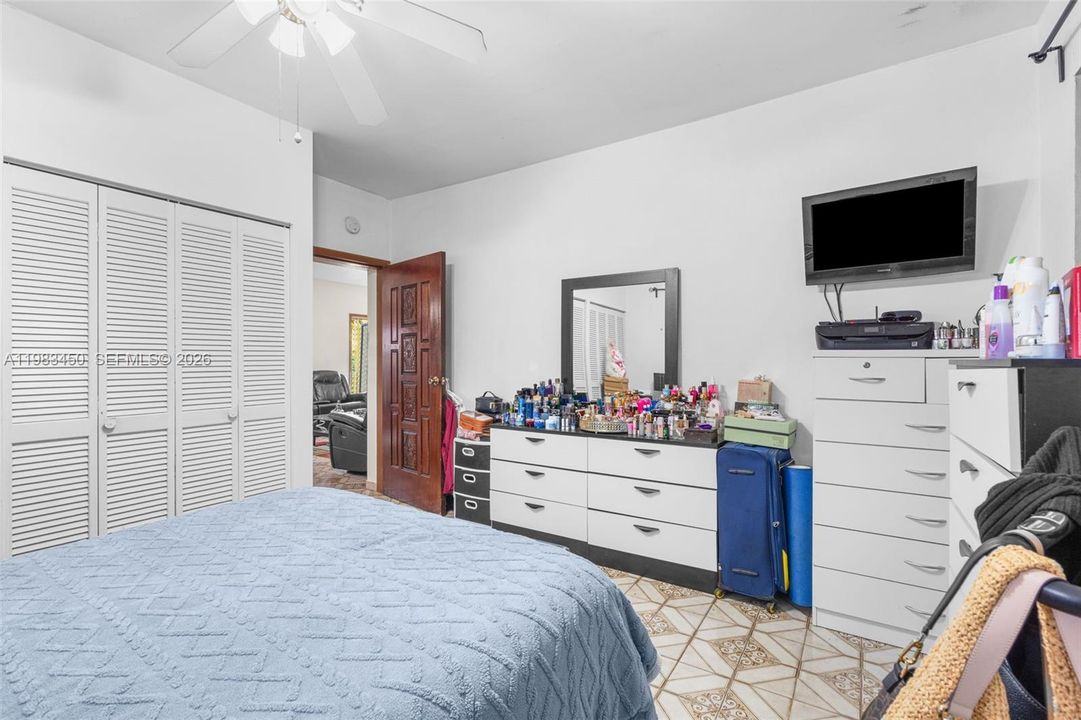 UNIT 4 2BED/1BATH $1700/MONTH