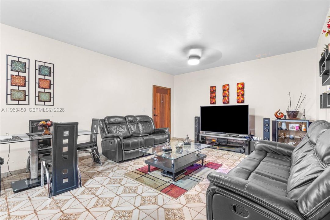 UNIT 4 2BED/1BATH $1700/MONTH