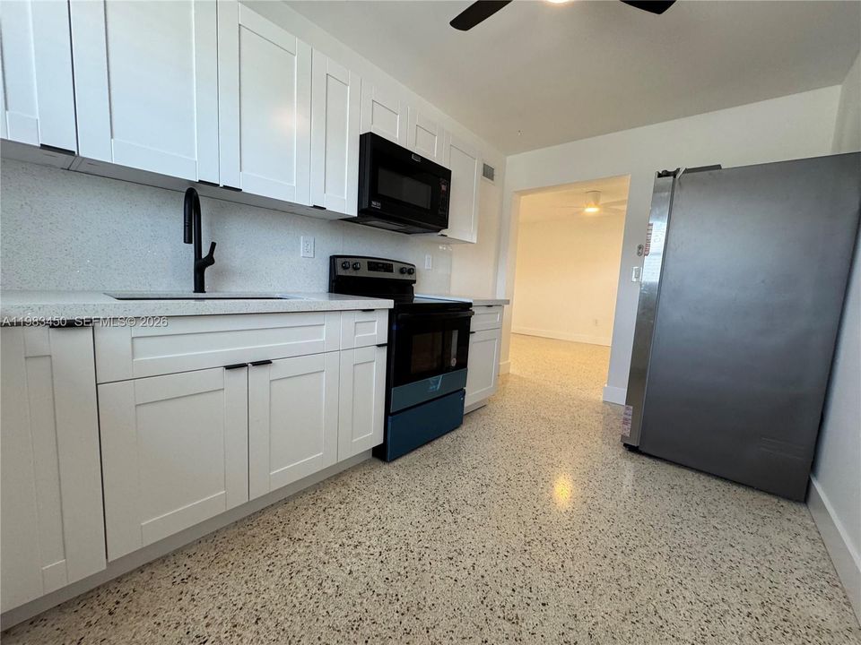 For Sale: $1,375,000 (0 beds, 0 baths, 4652 Square Feet)