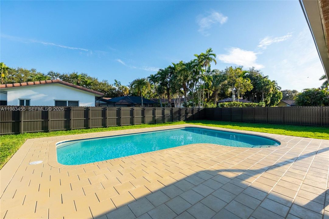 For Sale: $959,900 (3 beds, 2 baths, 1040 Square Feet)