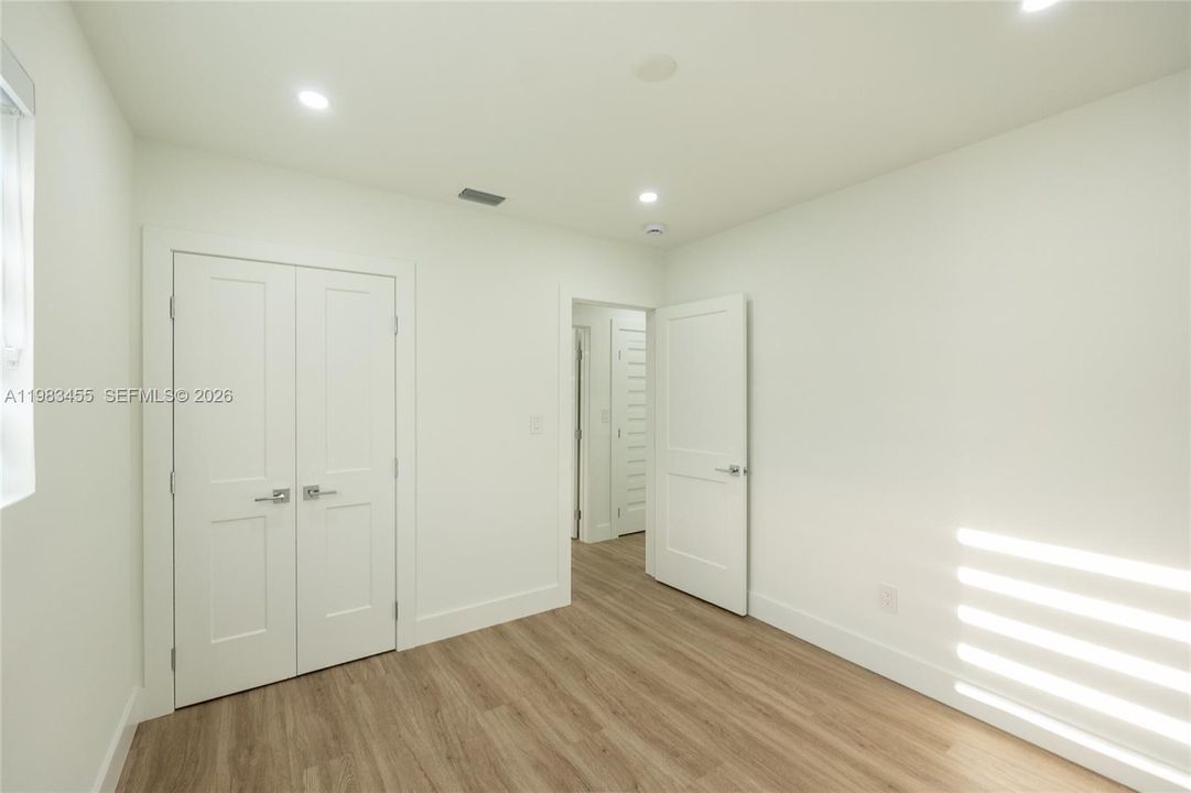 For Sale: $959,900 (3 beds, 2 baths, 1040 Square Feet)