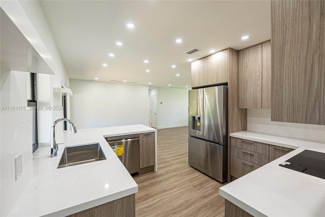 For Sale: $959,900 (3 beds, 2 baths, 1040 Square Feet)