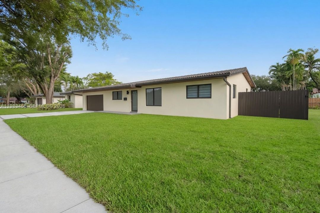 For Sale: $959,900 (3 beds, 2 baths, 1040 Square Feet)