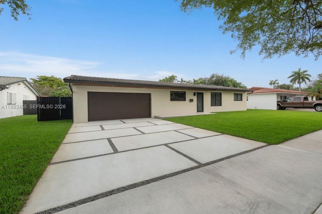 For Sale: $959,900 (3 beds, 2 baths, 1040 Square Feet)
