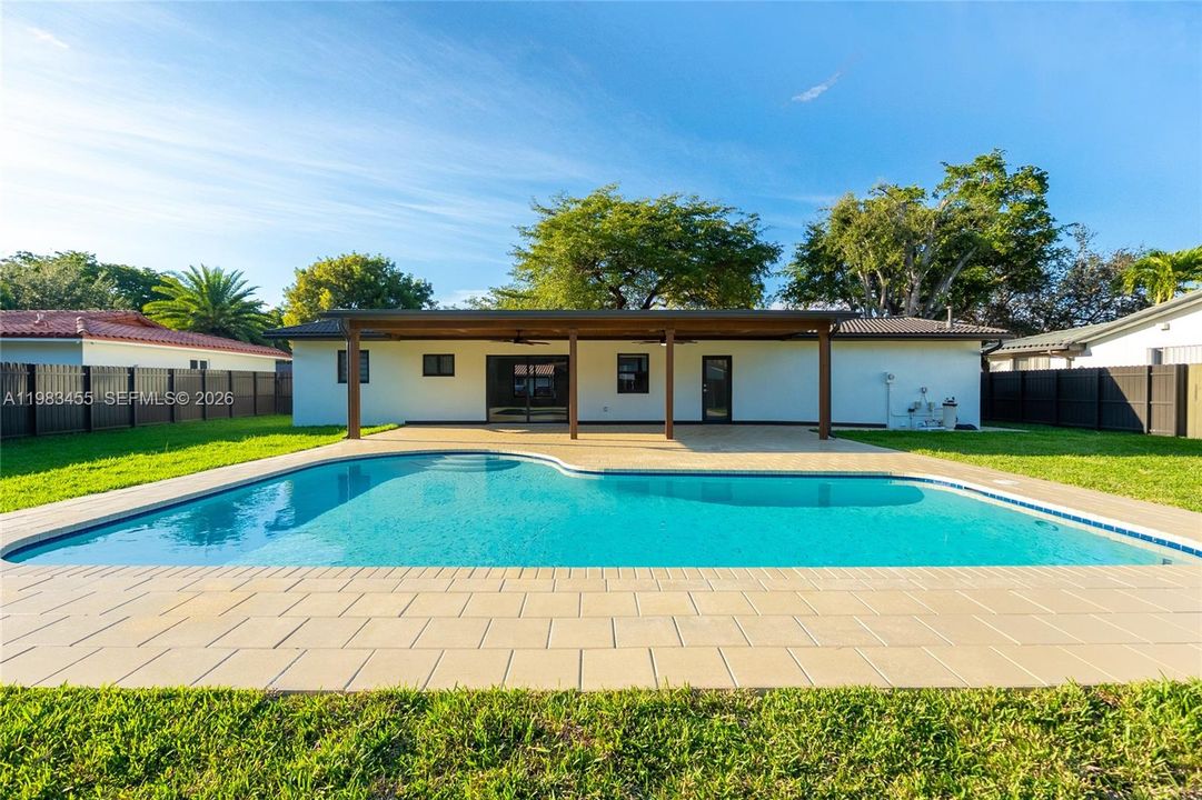 For Sale: $959,900 (3 beds, 2 baths, 1040 Square Feet)