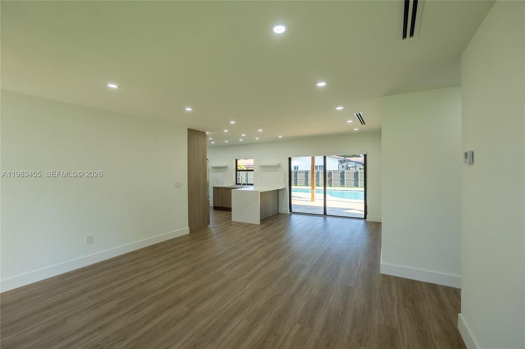 For Sale: $959,900 (3 beds, 2 baths, 1040 Square Feet)