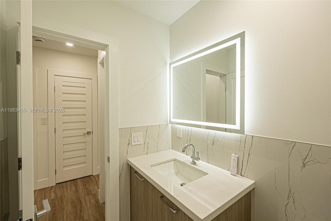 For Sale: $959,900 (3 beds, 2 baths, 1040 Square Feet)