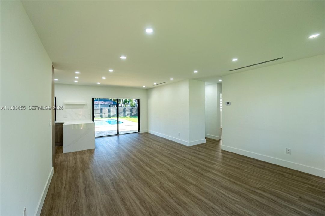 For Sale: $959,900 (3 beds, 2 baths, 1040 Square Feet)