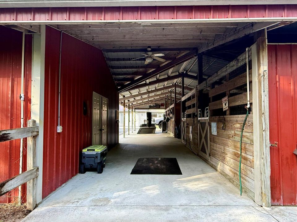 5 Stall Horse Barn