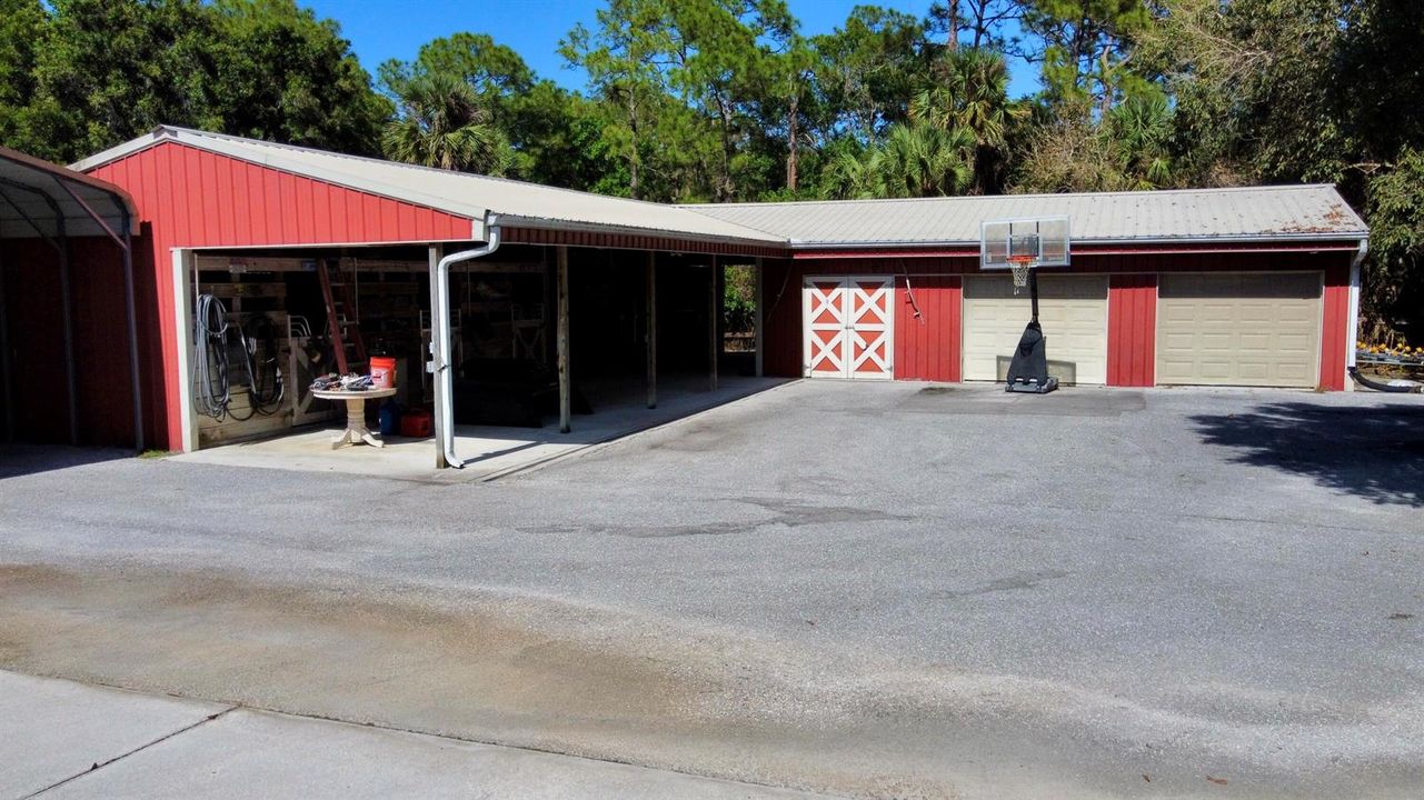 5 Stall Horse Barn with garage spaces