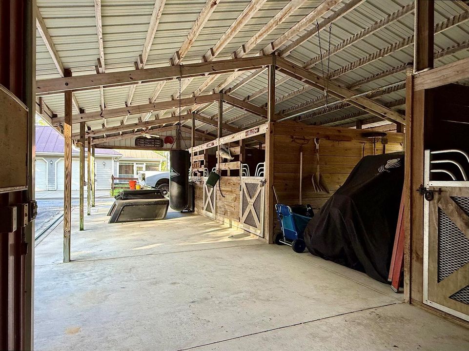 5 Stall Horse Barn