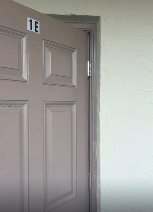 На продажу: $157,777 (1 спален, 1 ванн, 700 Квадратных фут)