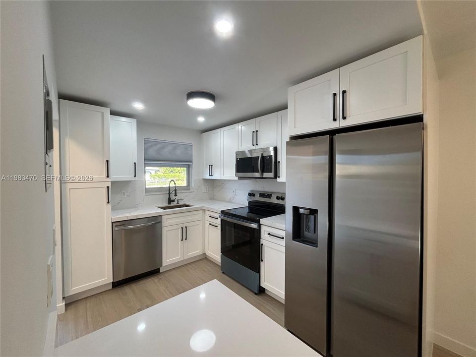 На продажу: $157,777 (1 спален, 1 ванн, 700 Квадратных фут)