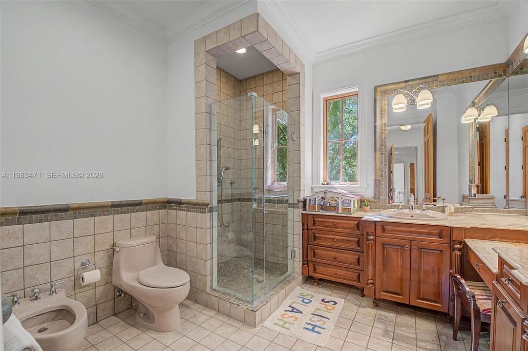 For Sale: $2,990,000 (5 beds, 4 baths, 4788 Square Feet)