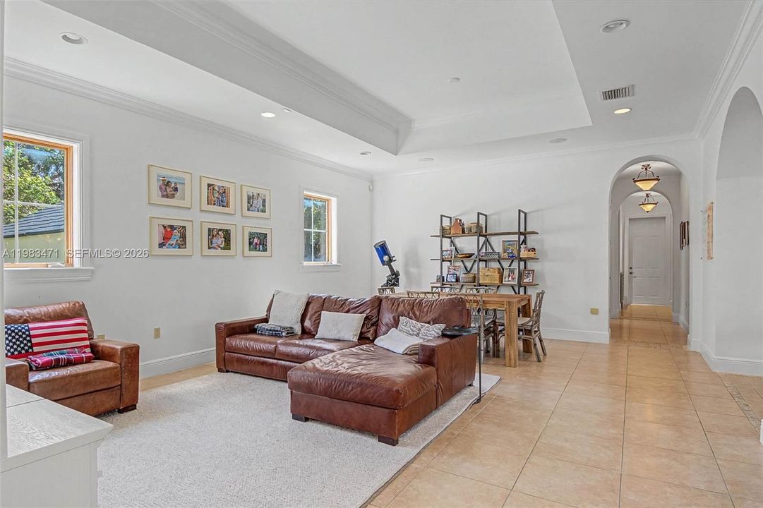 For Sale: $2,990,000 (5 beds, 4 baths, 4788 Square Feet)