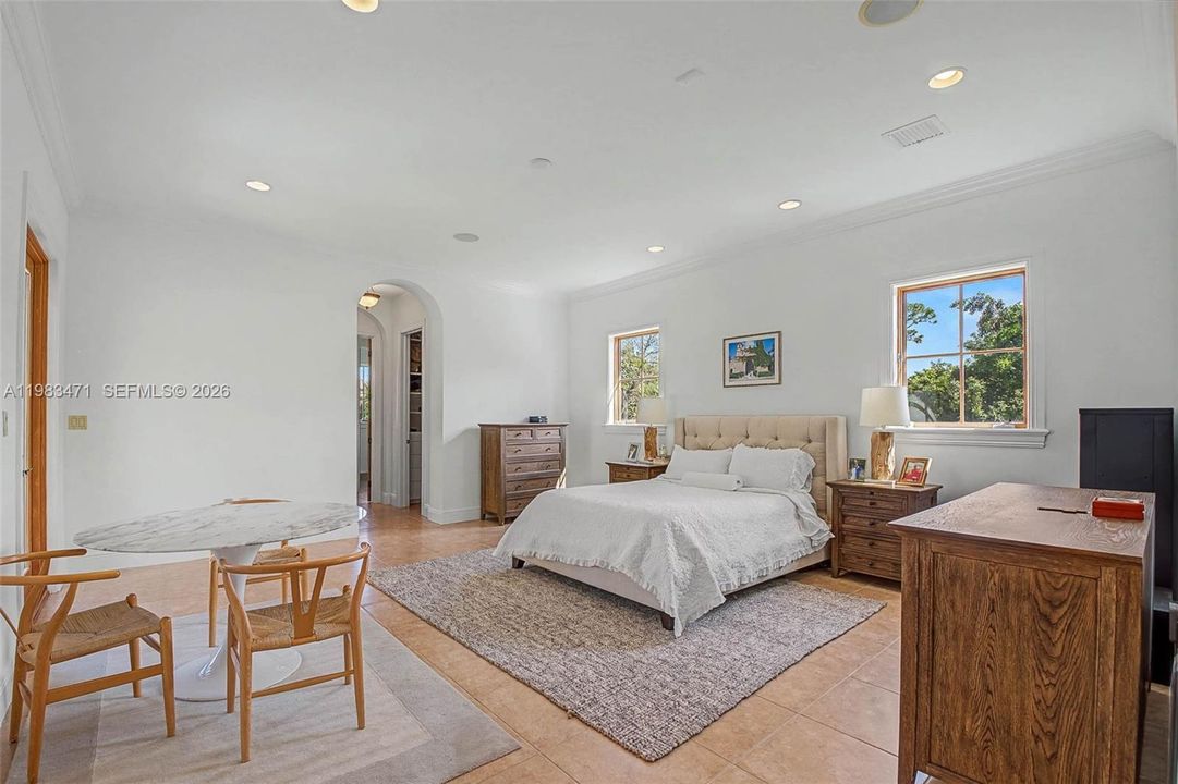 For Sale: $2,990,000 (5 beds, 4 baths, 4788 Square Feet)