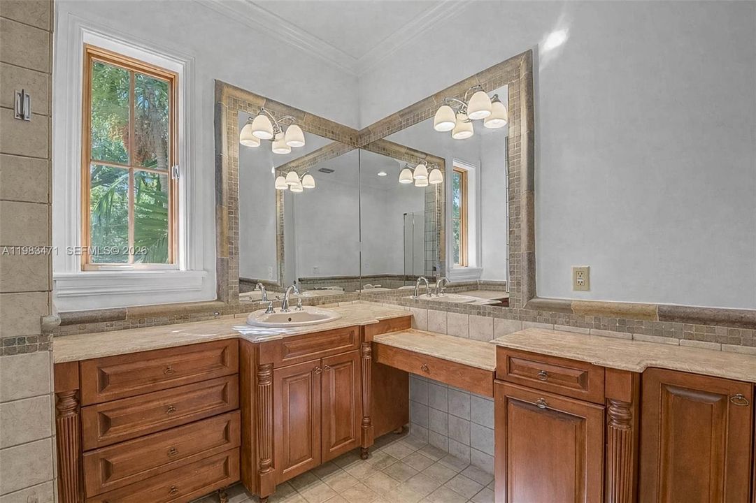 For Sale: $2,990,000 (5 beds, 4 baths, 4788 Square Feet)