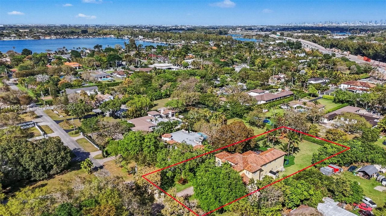 For Sale: $2,990,000 (5 beds, 4 baths, 4788 Square Feet)