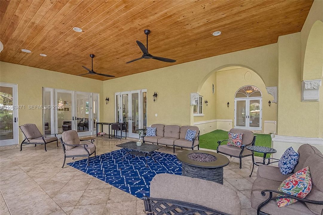 For Sale: $2,990,000 (5 beds, 4 baths, 4788 Square Feet)