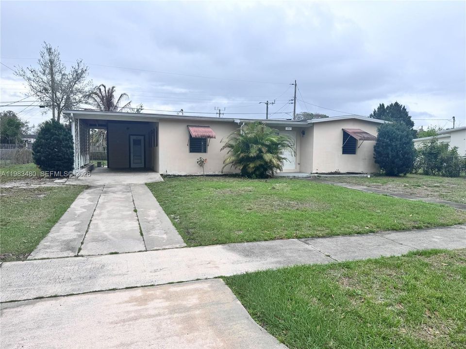 Activo con contrato: $190,000 (2 camas, 1 baños, 1031 Pies cuadrados)