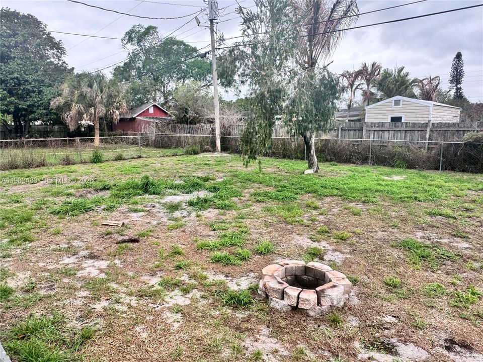 Activo con contrato: $190,000 (2 camas, 1 baños, 1031 Pies cuadrados)