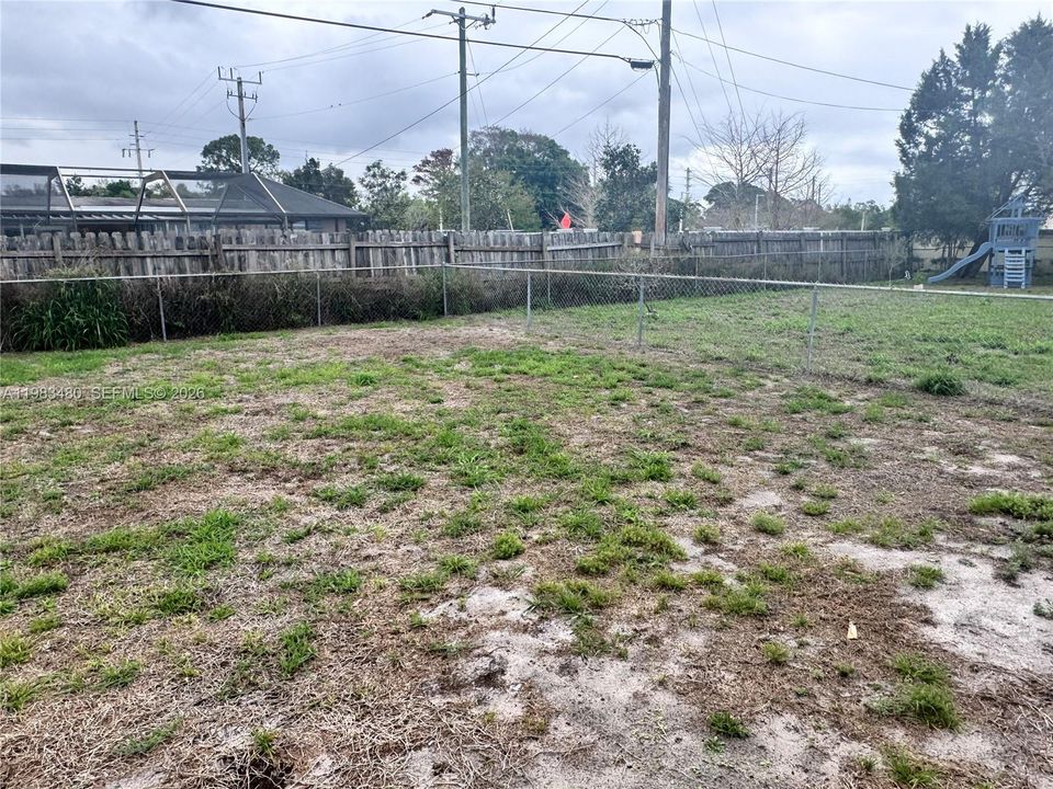 Activo con contrato: $190,000 (2 camas, 1 baños, 1031 Pies cuadrados)