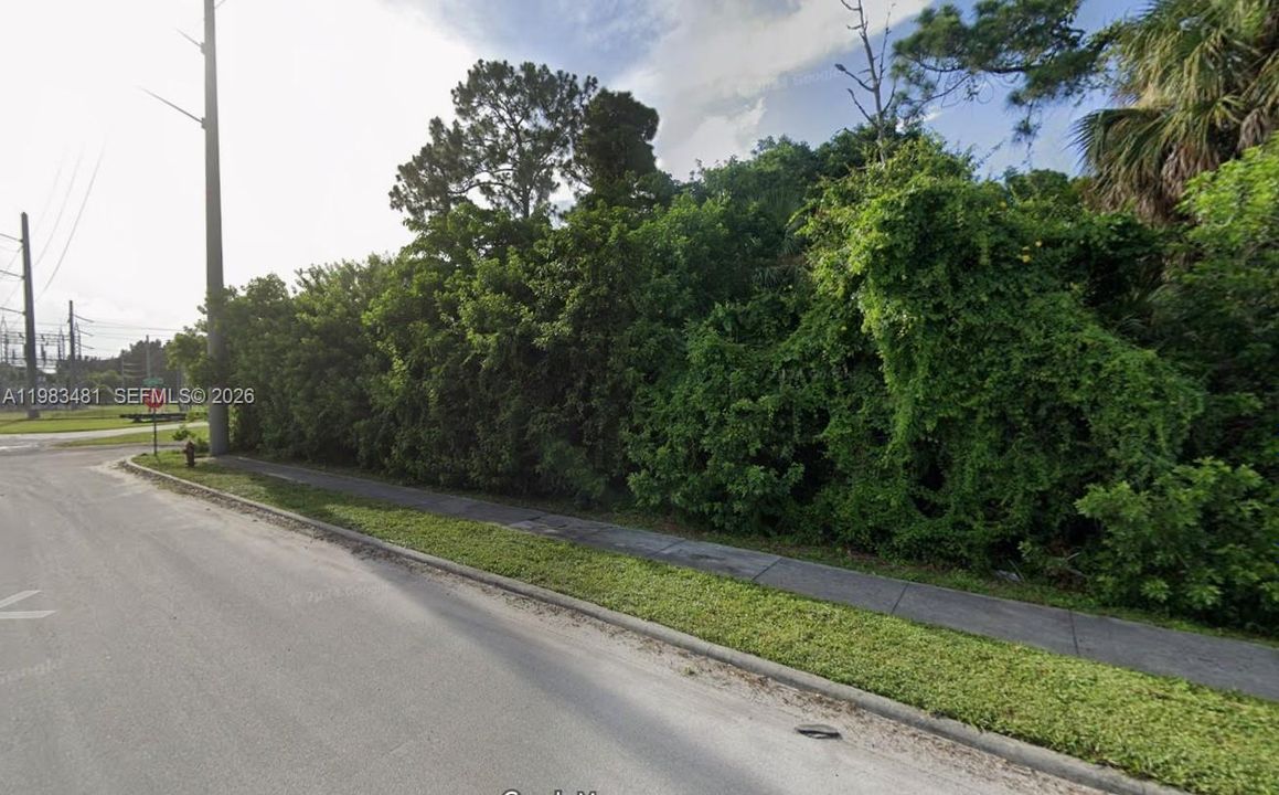 На продажу: $35,000 (0.16 acres)