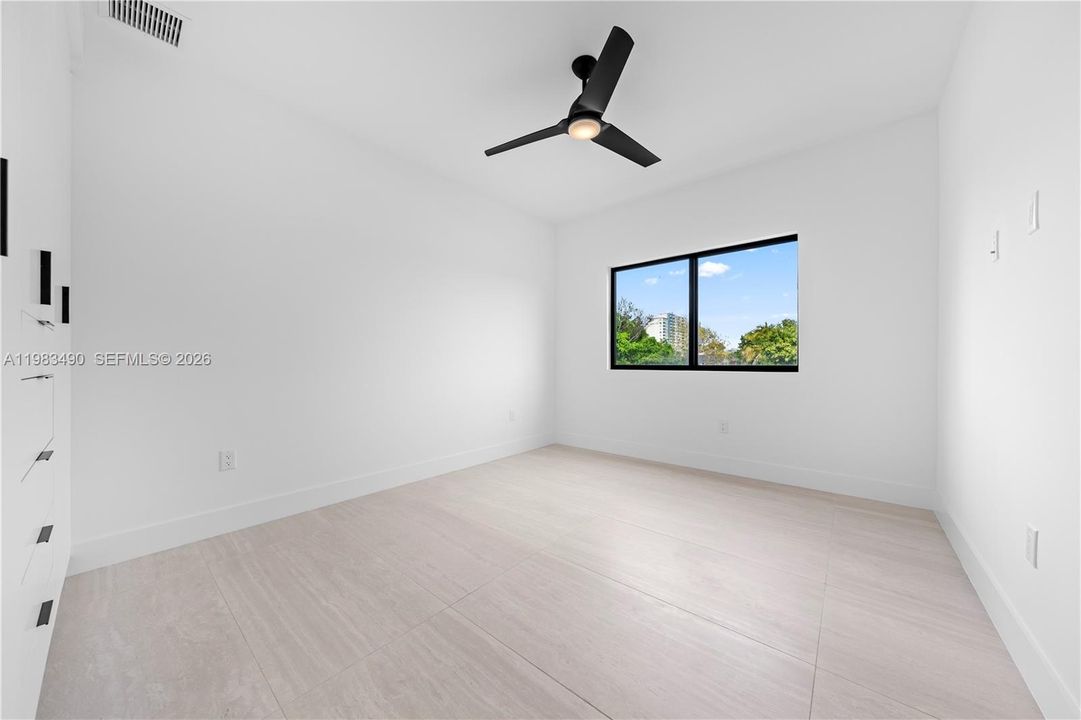 For Sale: $1,495,000 (4 beds, 4 baths, 2750 Square Feet)