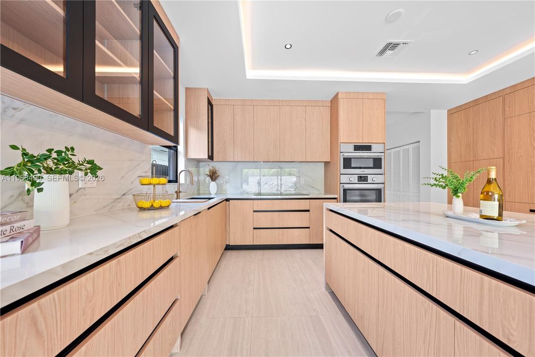 For Sale: $1,495,000 (4 beds, 4 baths, 2750 Square Feet)