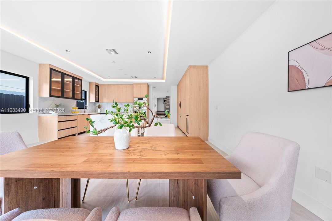 For Sale: $1,495,000 (4 beds, 4 baths, 2750 Square Feet)