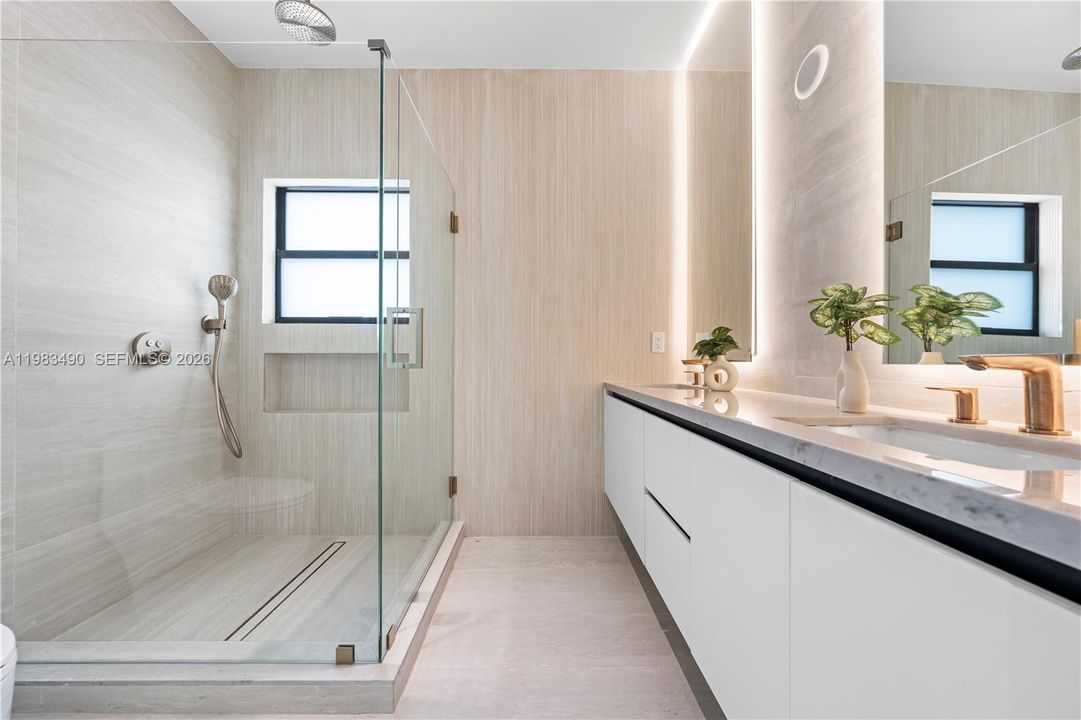For Sale: $1,495,000 (4 beds, 4 baths, 2750 Square Feet)