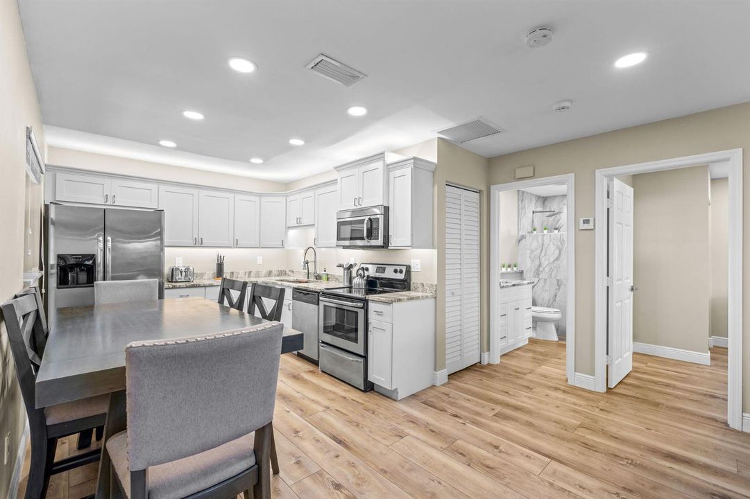 77-web-or-mls-A7408978